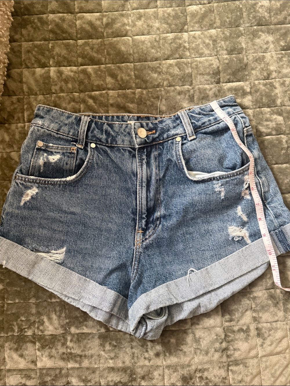 TRAFALUC (TRF-Zara) Size 26 Classic Distressed Denim Shorts -blue